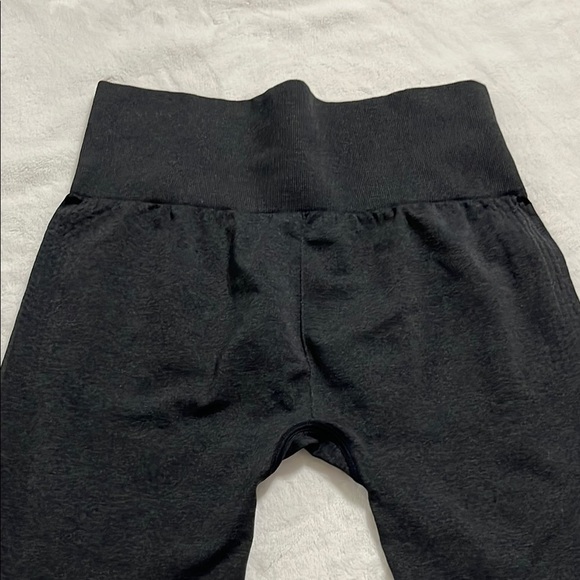 Gymshark Black High-Waisted Leggings - Picture 8 of 9